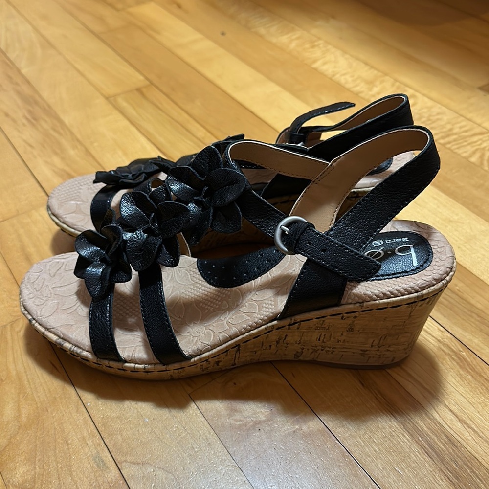 Born B.O.C Black Wedge Floral Sandals